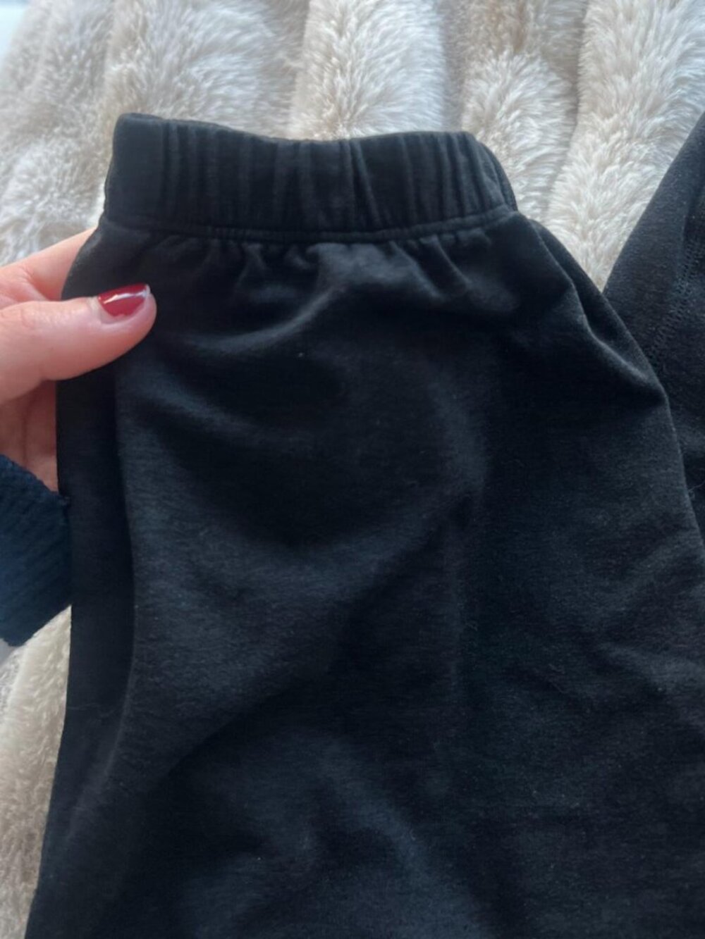 Black Heather Vuori performance joggers with drawstring waist in size S. - Picture 2 of 3